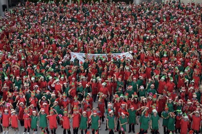 小妖精「エルフ」が大集合、ギネス世界記録 バンコク