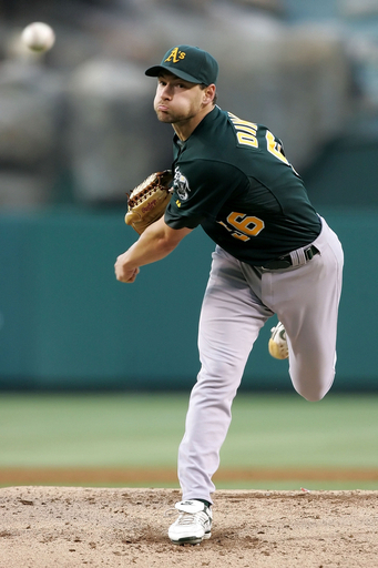 アスレチックス エンゼルスを降す