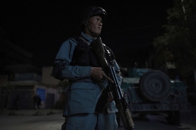 アフガンで宿泊施設襲撃、外国人ら14人死亡 タリバンが犯行声明