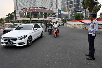 インドネシアのジャワ島広域で大規模停電、約12時間後に復旧