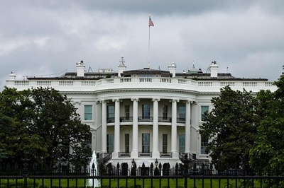 米政府 1年未満で8万件の非移民ビザを取り消し