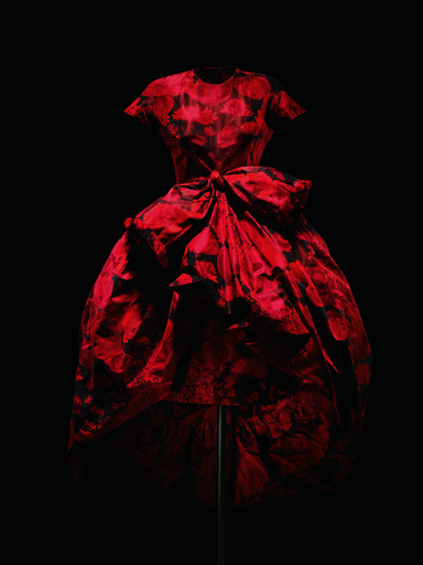 サンローラン時代の「ディオール」を堪能できる1冊「DIOR BY YVES SAINT LAURENT」