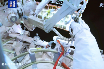 中国の有人宇宙船「神舟21号」の宇宙飛行士 2回目の船外活動は「すべて順調」