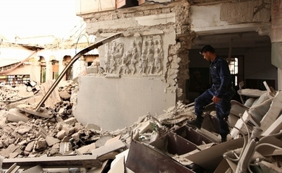 トリポリで集中的な空爆、3時間に8回