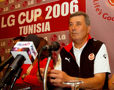 ＜サッカー 親善試合＞チュニジアのルメール監督が記者会見に臨む - チュニジア
