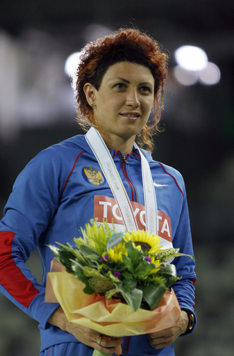 タチアナ・レベデワ 女子走り幅跳びの表彰式に臨む