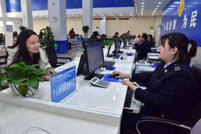 身に覚えのない収入が！ 学生50人超の個人情報、税金対策に使う