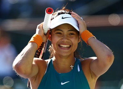 ラドゥカヌ初戦突破、シフィオンテクらも3回戦へ BNPパリバOP