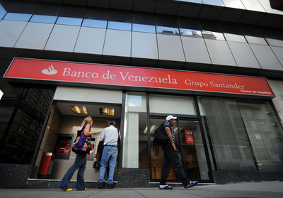 チャベス大統領、スペイン銀傘下のベネズエラ銀行を国有化へ