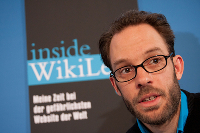 「ぼくの愛猫をアサンジが虐待した」、ウィキリークス元メンバーが暴露本