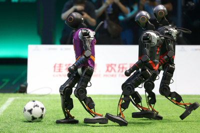 ロボットサッカーが熱戦展開 ヒューマノイド加速進化