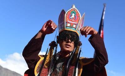 インドの山岳地帯で12年に一度の仏教の祝祭