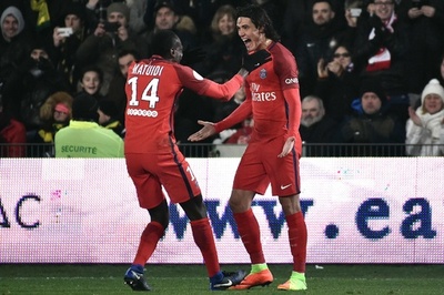 PSG、カヴァーニの2得点でナントに快勝