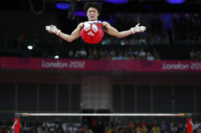 写真で振り返る体操・男子個人総合金メダリスト内村航平の演技