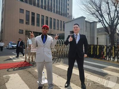 「少女像にキス」迷惑ユーチューバー、法廷でも「奇行」…1時間遅刻、頭に「トランプ帽」、口から「韓国を侮辱する」暴言