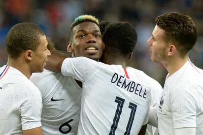 W杯開催国ロシアでポグバらが人種差別の標的に、FIFAはすでに調査開始