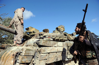 イスラエル、シリア空爆を暗に認める