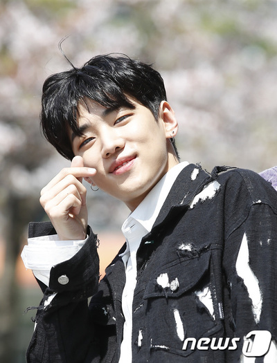 [★フォト] DKZ ジェチャン、愛を盗みにきたキューピッド – KOREA WAVE