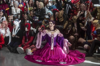 コスプレーヤー集結 チェコでコミコン開催