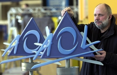 AOL、英人気SNSを買収、ヤフー救済はなしか