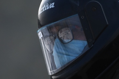 マスク非着用の罰金4倍に、インド首都 国内感染者は900万人突破