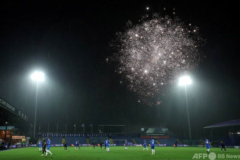 ウェストハムがfa杯4回戦へ 花火で試合中断のハプニングも 写真10枚 国際ニュース Afpbb News