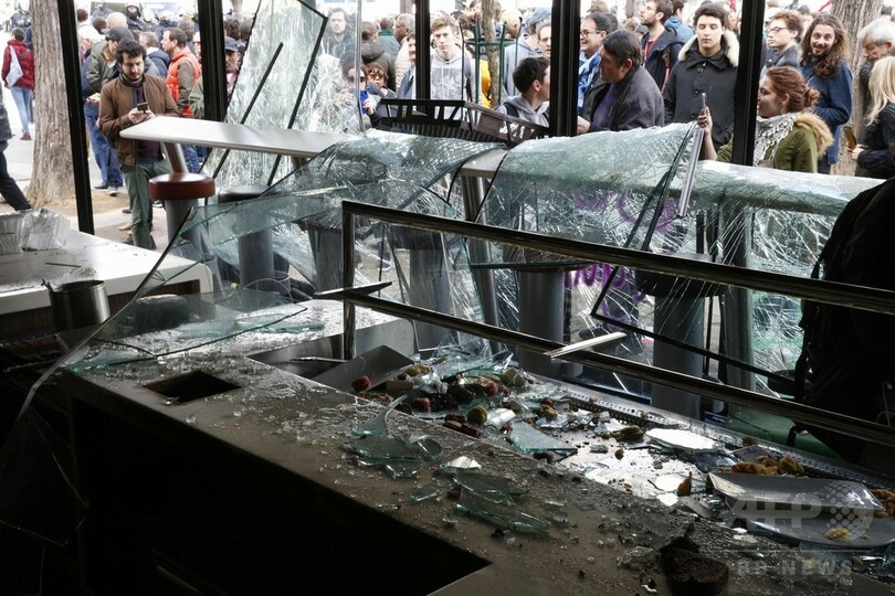 マクドナルドに放火、300人近く逮捕 パリのメーデー行進、暴動に発展