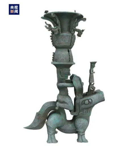 三星堆遺跡で出土 3000年前の大型青銅器2点が復元される 写真2枚 国際