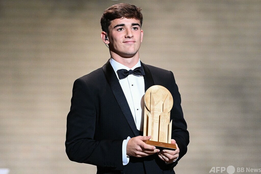 ガビが若手版バロンドール受賞 バルサ選手が2年連続の栄誉 写真9枚 国際ニュース：AFPBB News