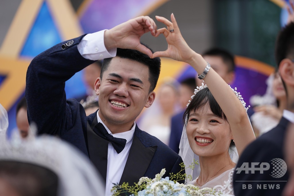 全部参加すれば7日間で約10万円 新社会人が直面した ご祝儀 の悩み 写真1枚 国際ニュース Afpbb News 全部参加すれば7日間で約10万円 新社会人が直面した ご祝儀 の悩み 写真1枚 国際ニュース Afpbb News
