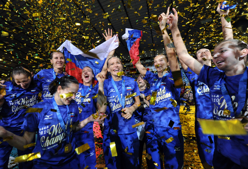 日本3位、32年ぶりにメダル 優勝はロシア 世界バレー 写真4枚