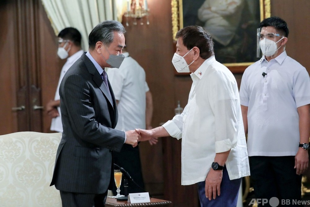 中国、フィリピンに国産ワクチン寄付 東南アジアでコロナ外交展開