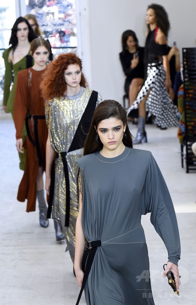 「ルイ・ヴィトン」17年春夏