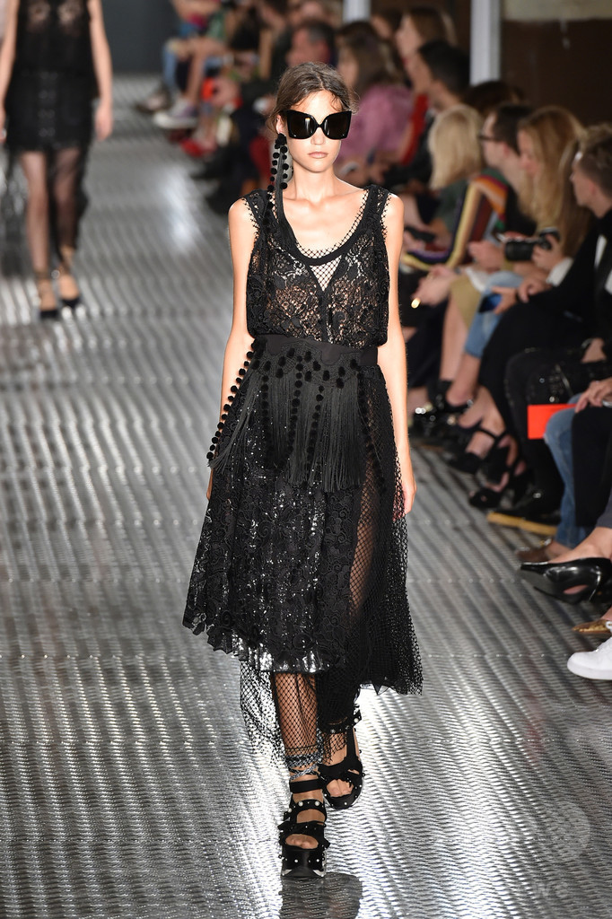 「ヌメロ ヴェントゥーノ」17年春夏