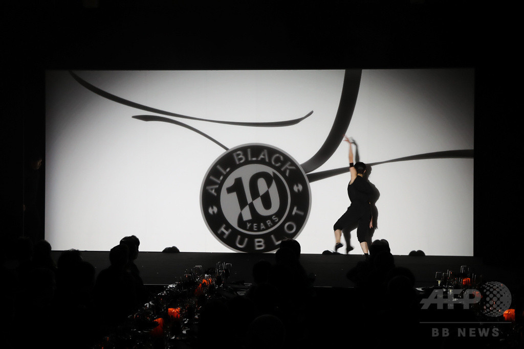 ウブロ「オールブラック」誕生10周年、吉田沙保里も祝福！