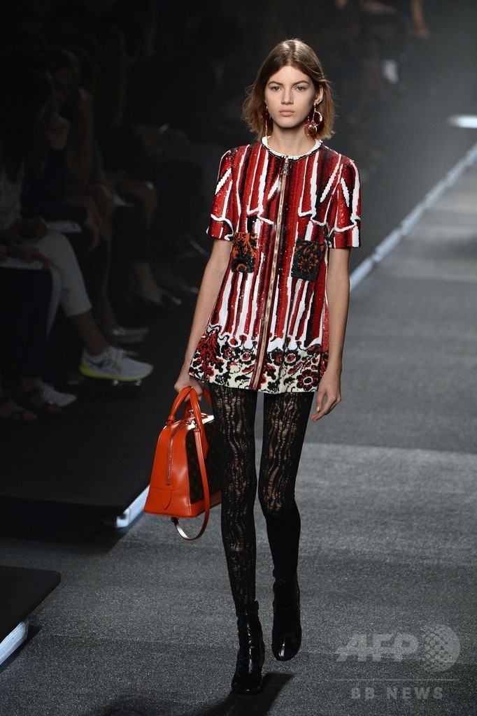 「ルイ・ヴィトン ファウンデーション」で初のショー、「ルイ・ヴィトン」15年春夏