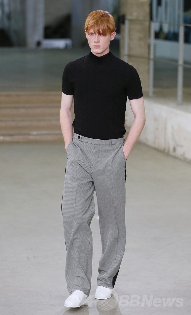 少年の面影を残す爽やかなスタイル、「カルヴェン」15年春夏メンズ