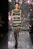 米ニューヨーク市内で発表された「ナイーム・カーン（Naeem Khan）」12/13年秋冬コレクション（2012年2月14日撮影）。(c)AFP/Getty Images/Neilson Barnard