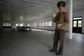 南北軍事境界線の北朝鮮側の板門店付近でAFPの取材に応じる朝鮮人民軍の中佐（2018年6月11日撮影）。(c)AFP PHOTO / Ed JONES