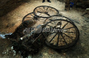 青銅製　古代戦車 2世紀の青銅馬車、ブルガリアで出土 古代トラキア人の埋葬塚から 写真6