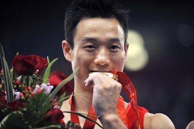 楊威が男子個人総合で金、中国は体操で3個目