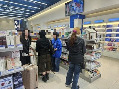 韓国・明洞の1階店舗に薬局続々…化粧品ロードショップ時代に変化