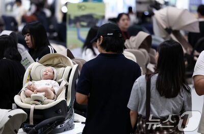 赤ちゃん連れて歩くだけで人が優しくなった…韓国・ネットとは違う「現実の温かさ」に感動の声