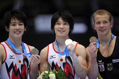 内村が個人総合4連覇、加藤は2位に 世界体操