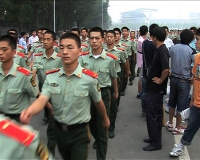 【動画】北京五輪チケットの最終販売、5万人の行列に警察も出動