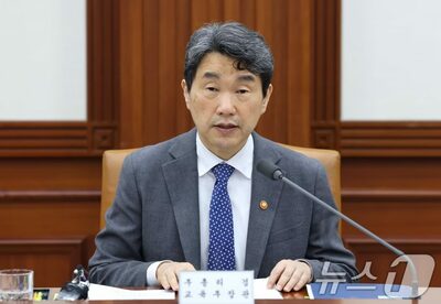 韓国で前代未聞「大統領権限代行の代行の代行」体制…33日間は副首相が1人3役