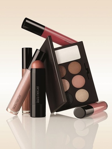  “ボヘムシック”をテーマに、「ローラ メルシエ」18年春コレクション