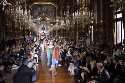 「ステラ マッカートニー」16年春夏コレクション