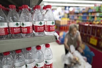 農夫山泉は如何に再度の困難を乗り越え、ボトル入り飲料水のトップの座を守るのか