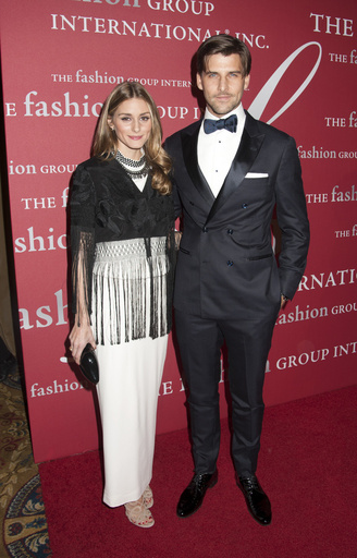 オリヴィア・パレルモ、夫と共に「ドゥ･ラ･メール」の広告